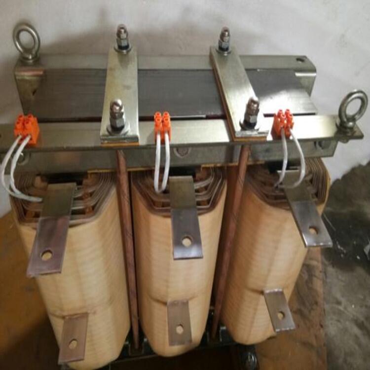 山東德慶DASLK-80A-EISA-0.175mH進線電抗器氣隙采用環(huán)氧層壓玻璃布板作間隔